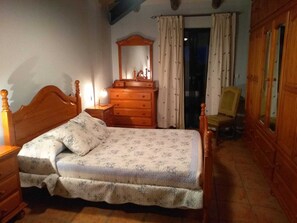 4 habitaciones, cuna de viaje, wifi gratis y ropa de cama