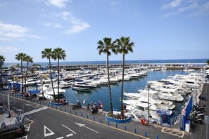 Marina - Club Atlantis 35 - One Bed with pool and sea view (Adeje)