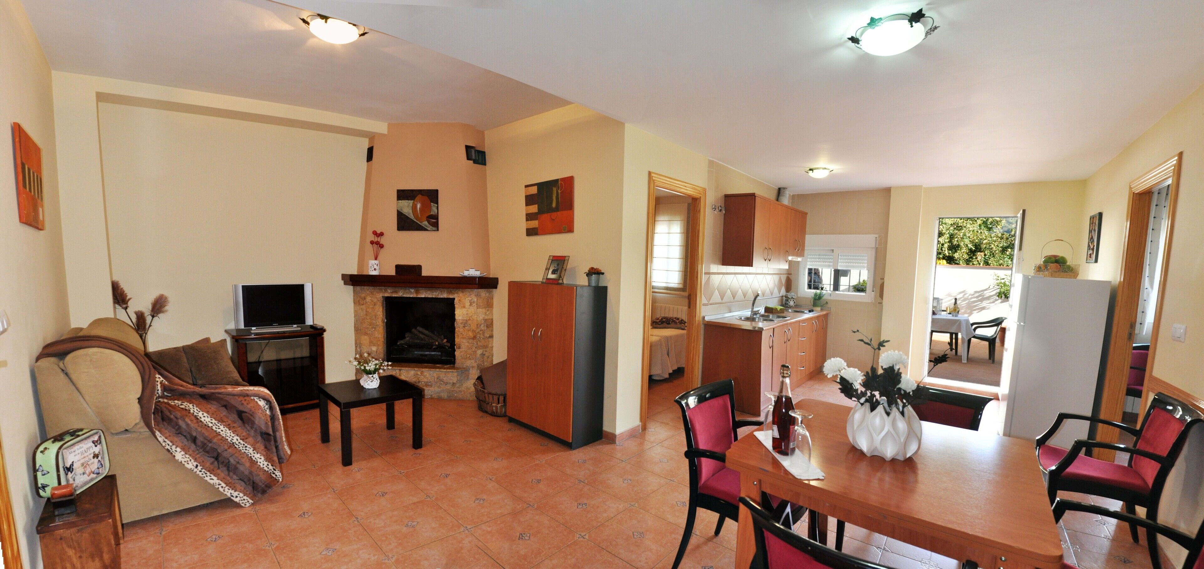 Rural Gitejar apartment with fireplace, next to Sierra Nevada.
