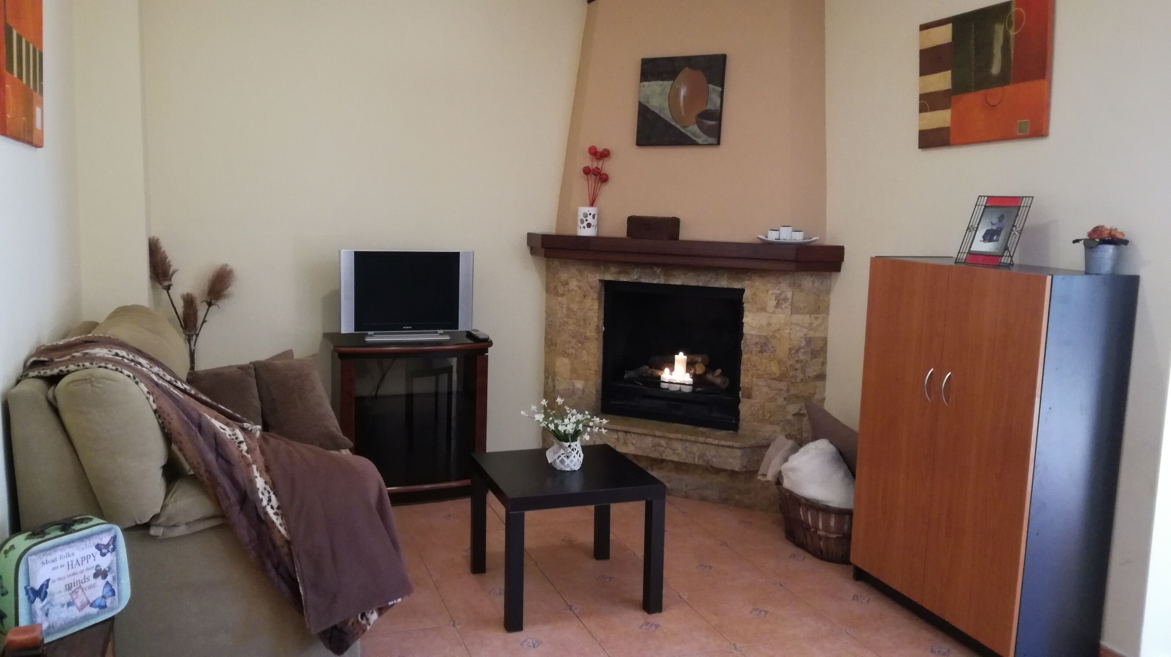 Rural Gitejar apartment with fireplace, next to Sierra Nevada.