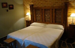 4 bedrooms, free WiFi, bed sheets