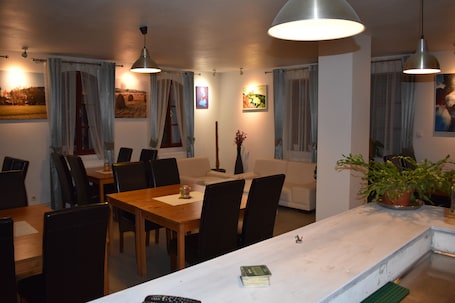 Dining. Penzion Na Jízdarne Starý Plzenec- Plzen - Room 1