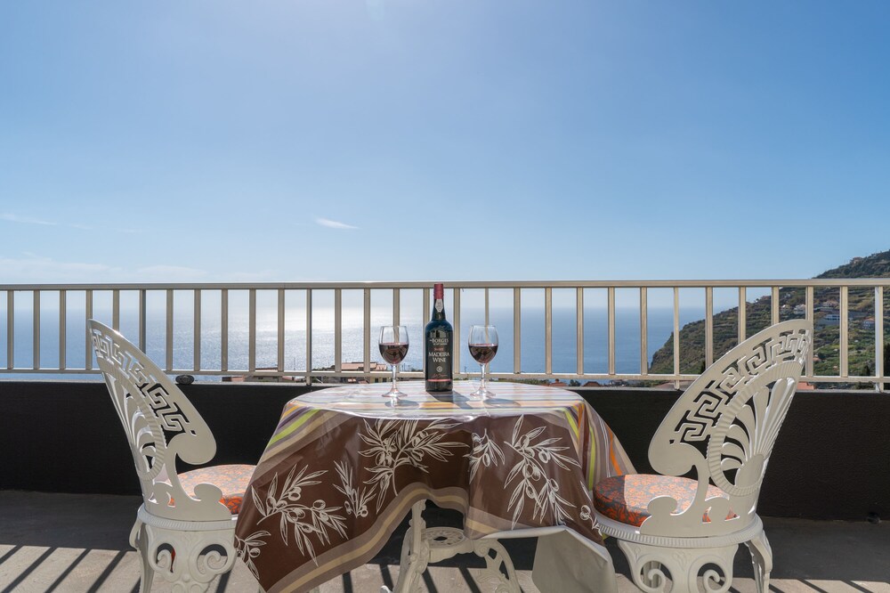 Apartamento Teixeira 1 magnificent views over sea and the mountains