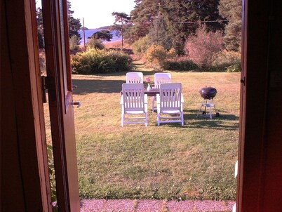 COTTAGE 100 M FROM LAKE VÄNERN***