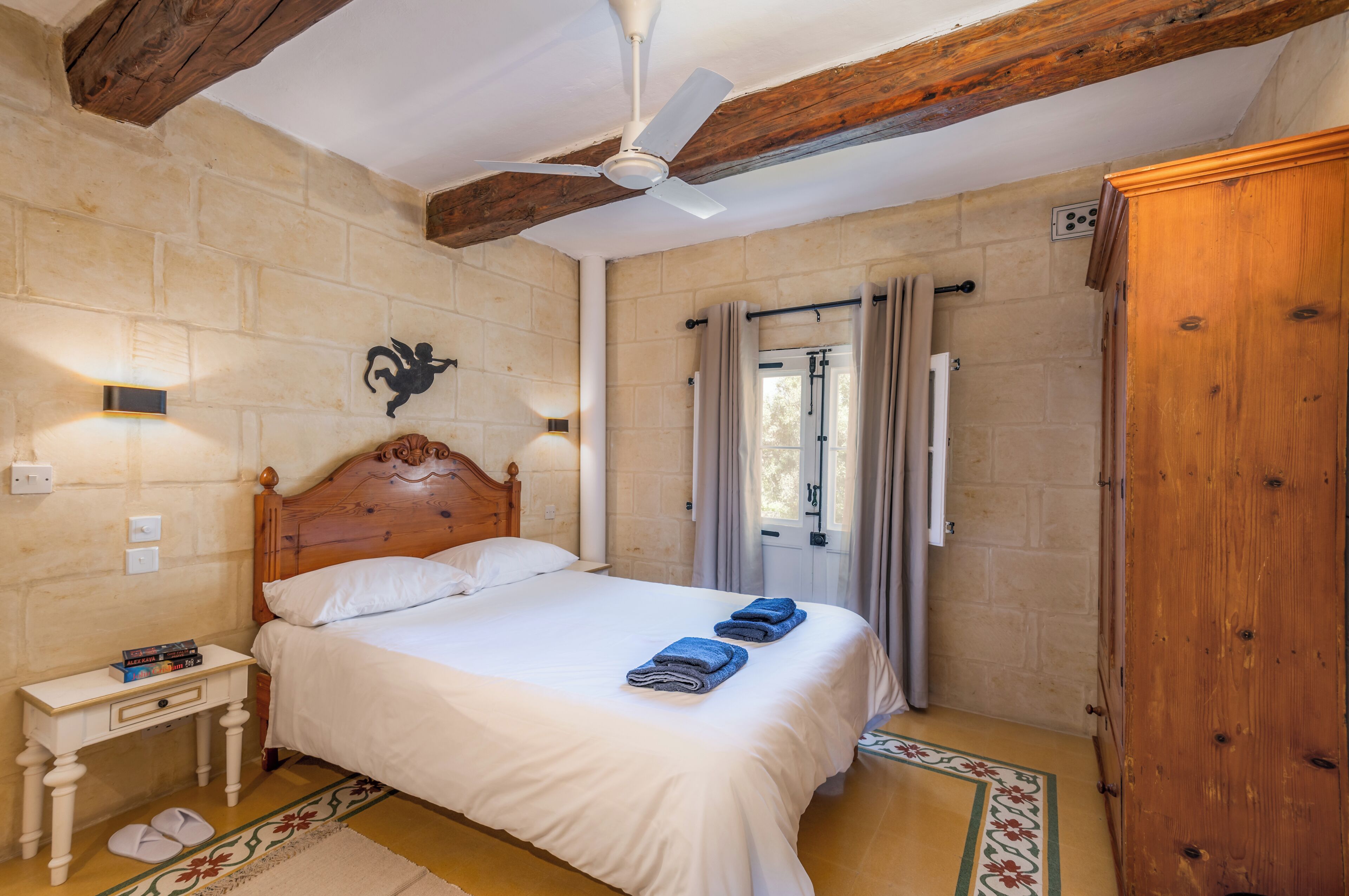 2 bedrooms, iron/ironing board, WiFi (free), bed sheets