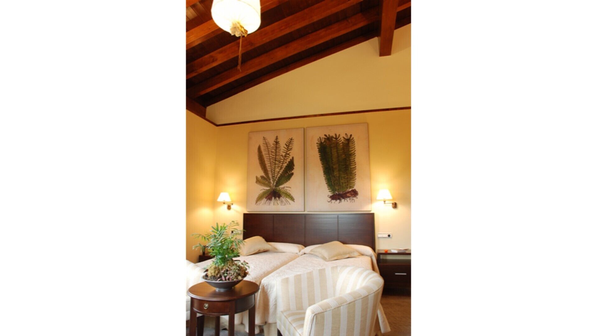 Private room in charming rural hotel 5