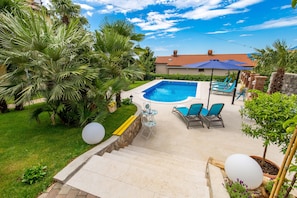 Outdoor pool, a heated pool - Apartment in Rijeka with see view (Rijeka)