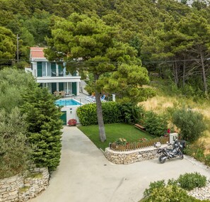 Exterior - Villa Nike family house, in the natural environment on the hill with sea view  (Gata)