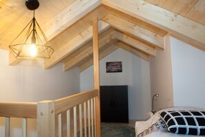 3 bedrooms, iron/ironing board, travel crib, free WiFi