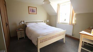 3 chambres, fer et planche à repasser, lit parapluie, Wi-Fi gratuit