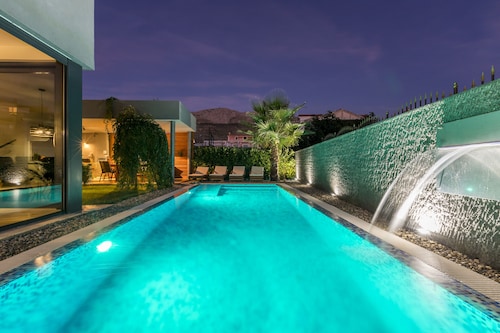 Stella Dalmatica - Luxury Villa with private pool and sea-view, near Split