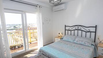 3 slaapkamers, een strijkplank/strijkijzer, gratis wifi