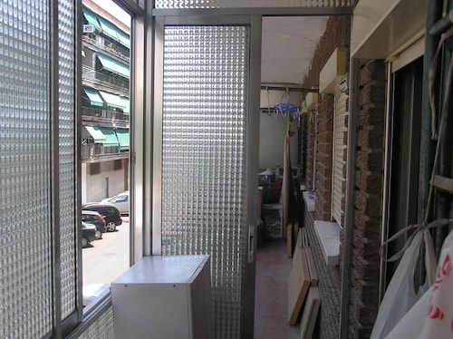 Vista Alegre Metro room available. WIFI