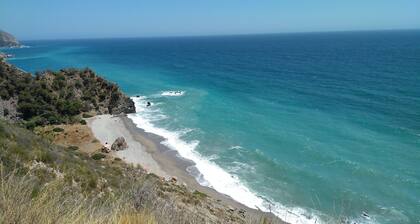 ZazaBi, oasis of silence, mountain and sea.
Enjoy the jacuzzi.