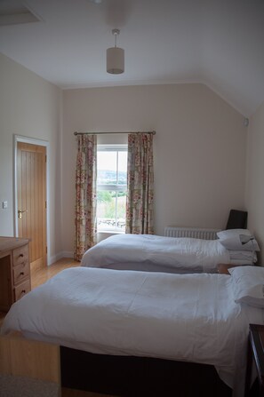 1 bedroom, soundproofing, iron/ironing board, travel cot