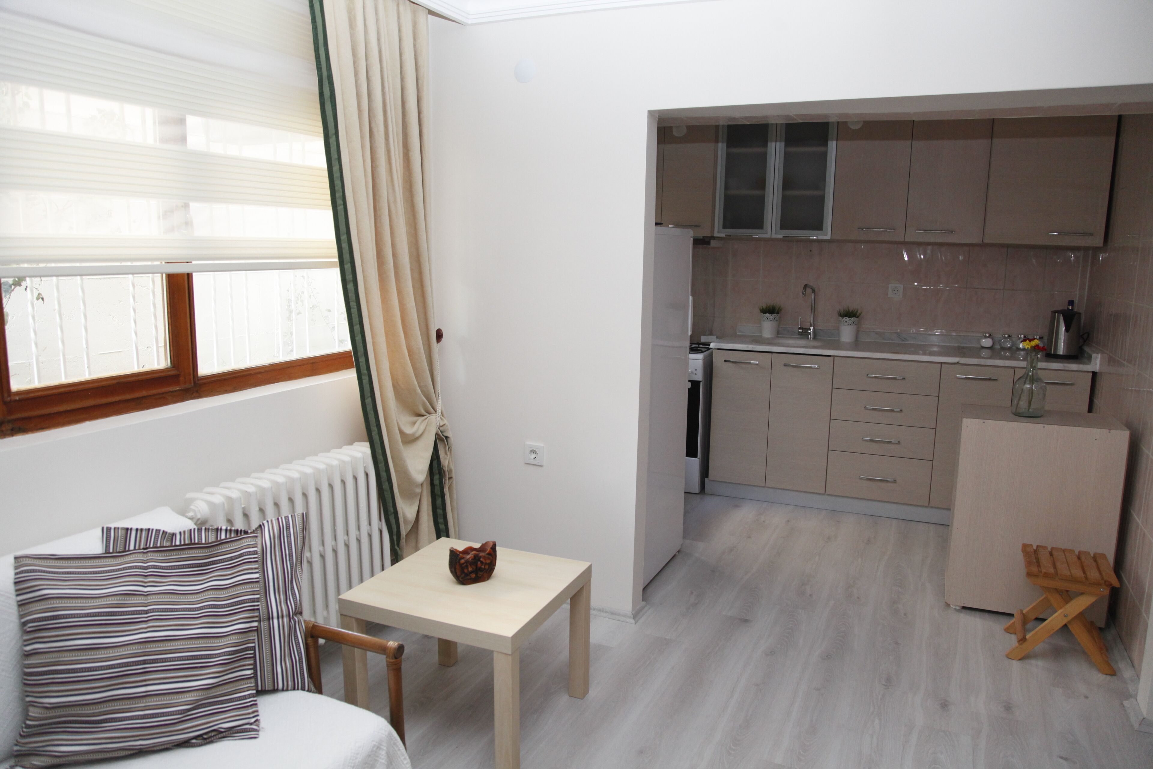 Evodak Apartment D: 2A Vacation Rental Apartment 