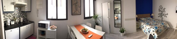 1 chambre, fer et planche à repasser, Wi-Fi gratuit, draps fournis