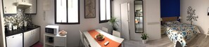 1 chambre, fer et planche Ă repasser, Wi-Fi gratuit, draps fournis