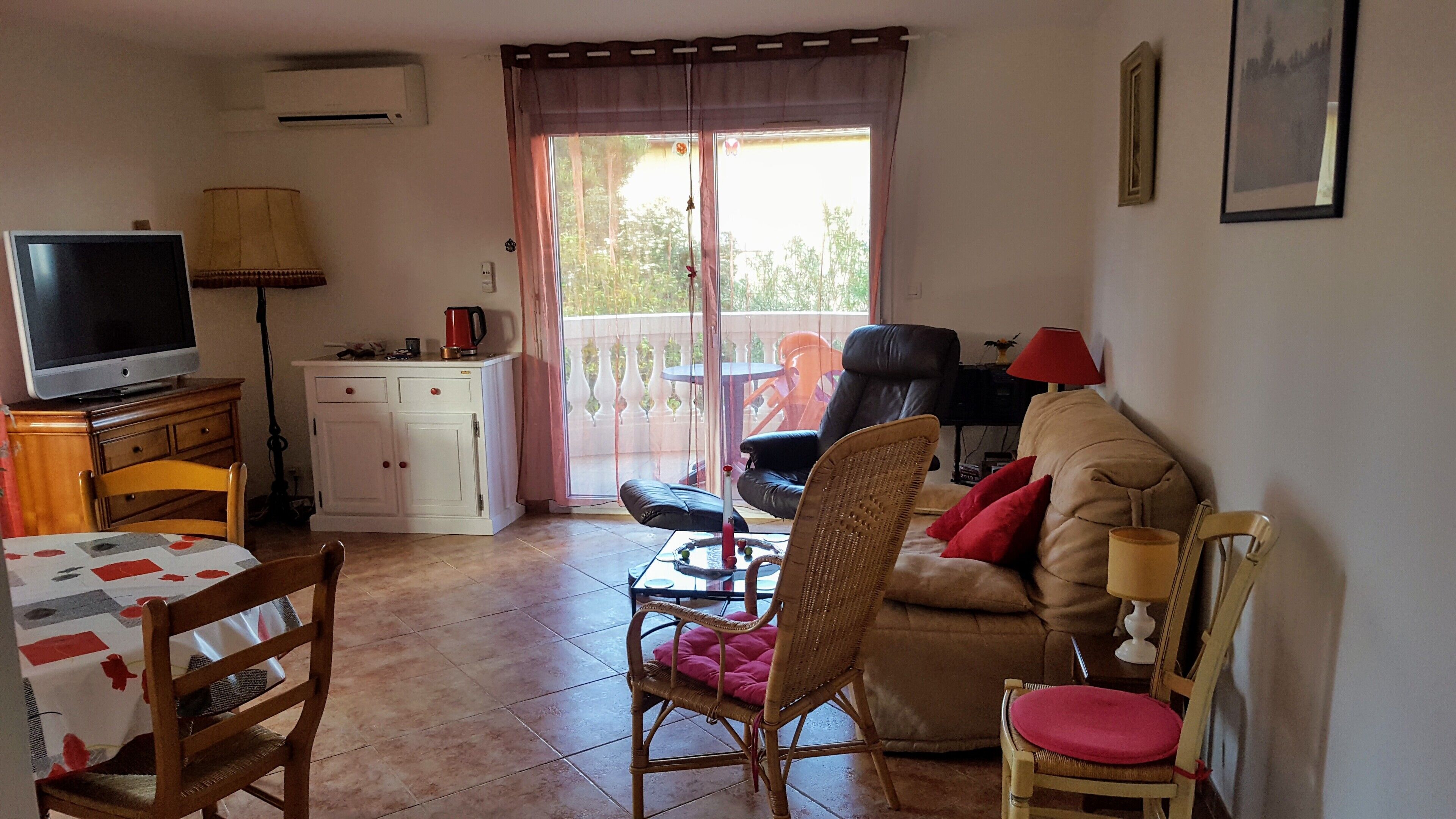  3 room luxury appt any comfort in calm residence. Possible all year round