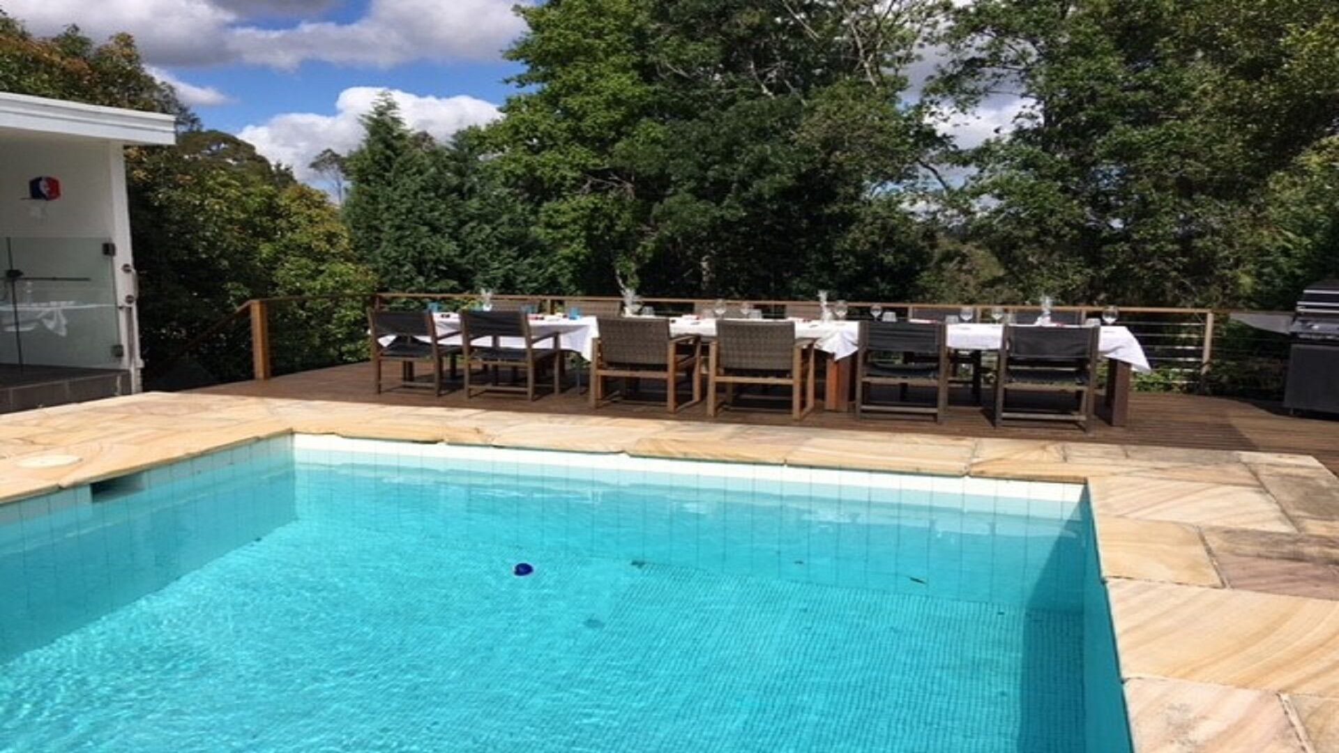 BEAUTIFULLY APPOINTED HOME ON 2 ACRES, WITH POOL. IN THE NATIONAL PARK