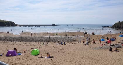 Maison de ville moderne de 3 chambres Ă  trĂšs bon prix Ă  Bude, Cornwall