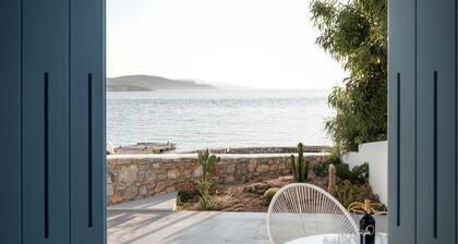 Cycladic elegant apartment with sea view