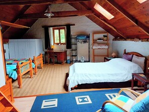 1 bedroom, iron/ironing board, WiFi, bed sheets