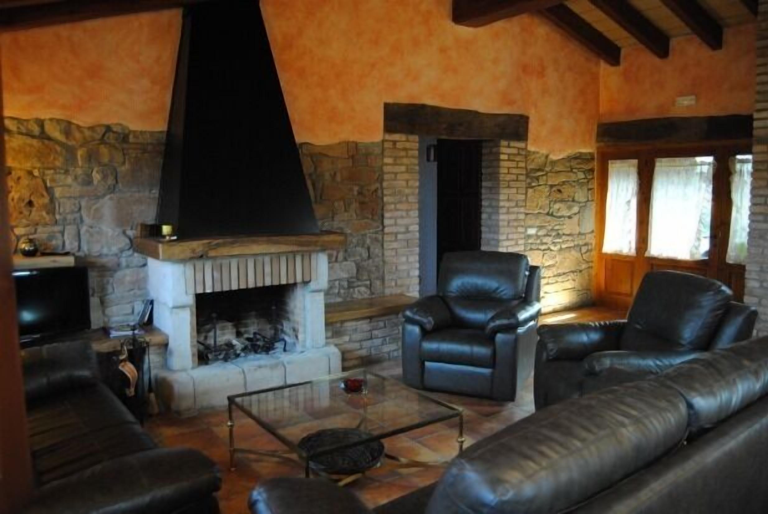 Self catering El Permanyer for 8 people