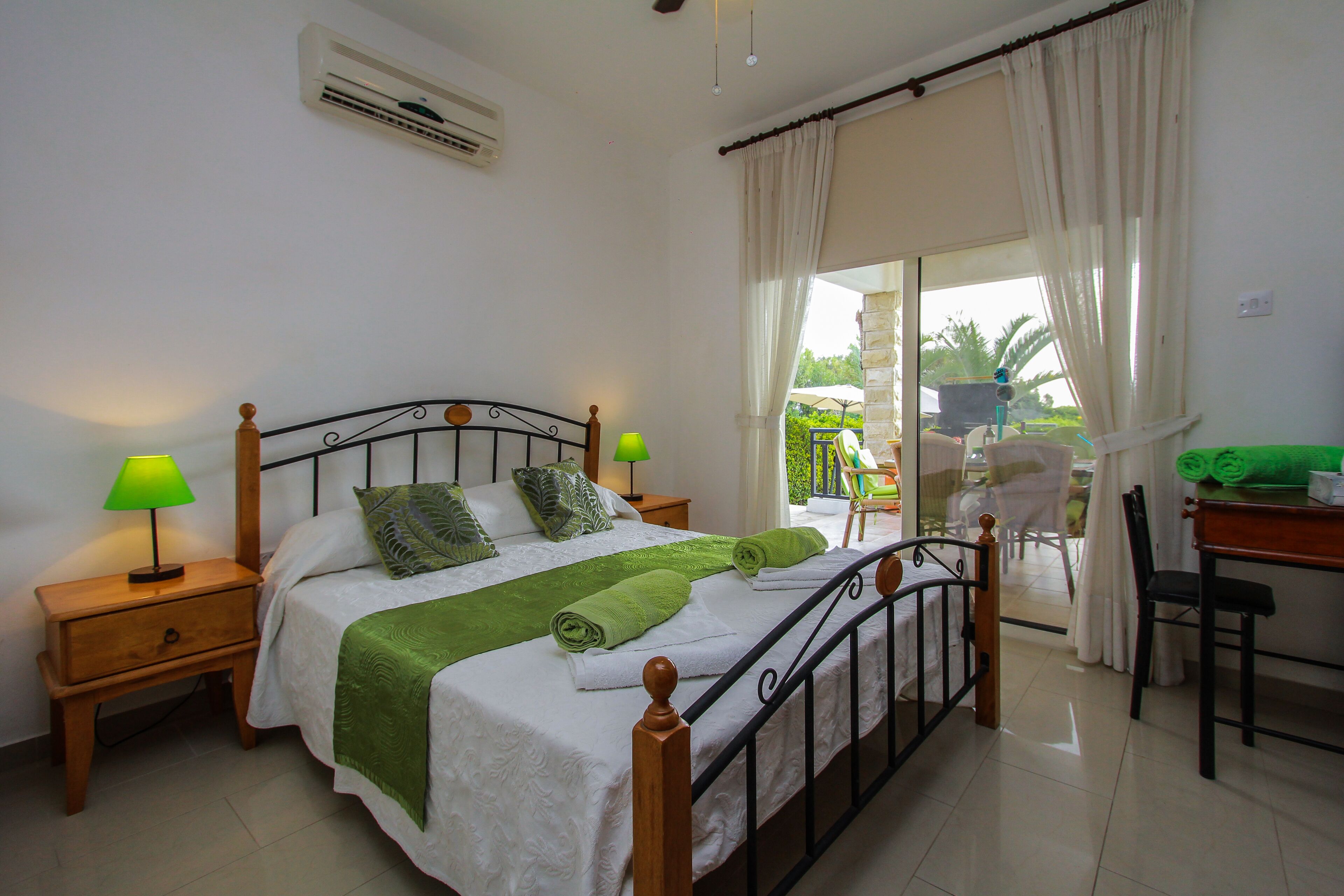 3 chambres, fer et planche à repasser, Wi-Fi gratuit, draps fournis