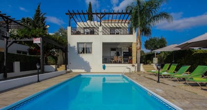 Luxus 3-Bett-Villa mit 2 Bädern mit großem privatem Pool