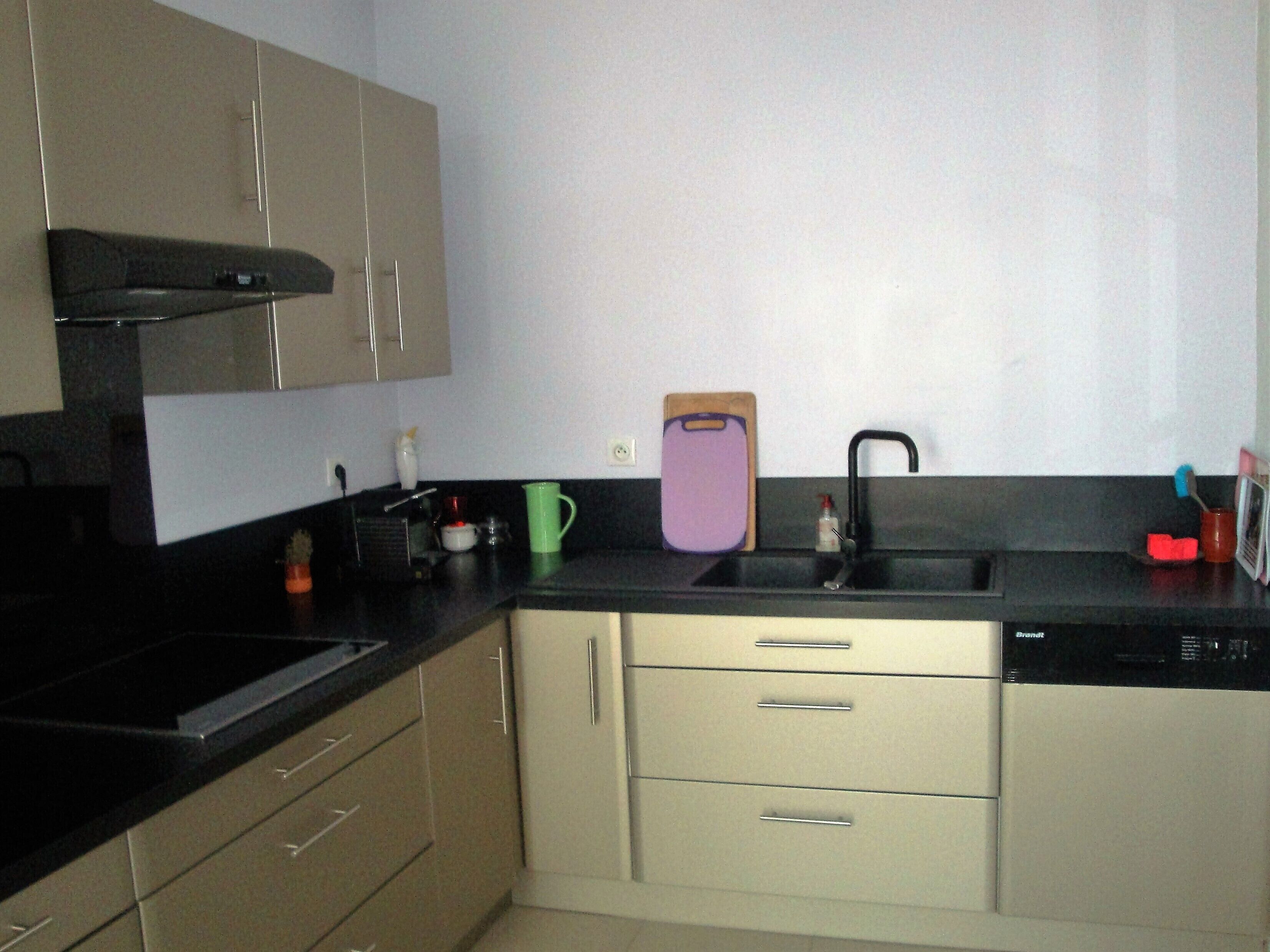 Ground floor of a house sleeps 6, nearest beach