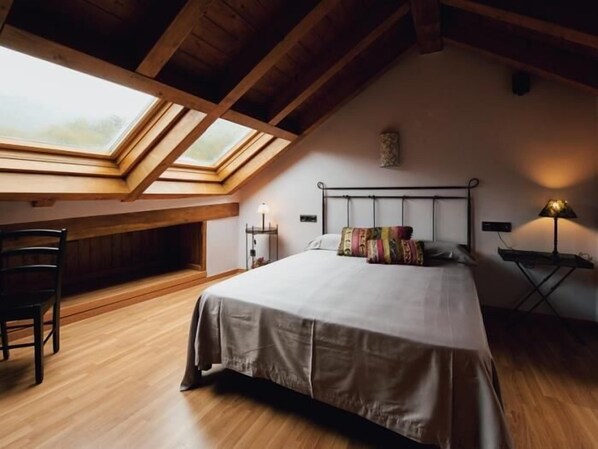 3 bedrooms, iron/ironing board, Internet, bed sheets