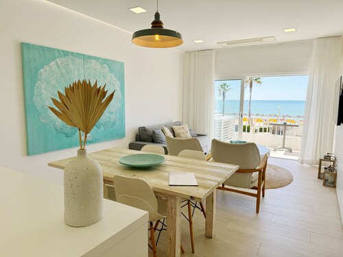 Exquise Front Beach Apartment à Quarteira