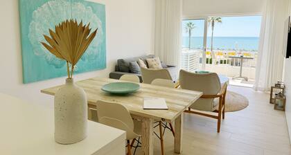 Exquise Front Beach Apartment Ă Quarteira