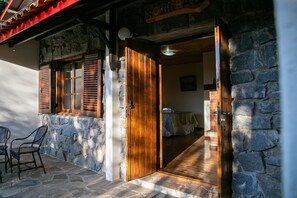 Suíte Tripla com Hidromassagem e Lareira | Terrazza/patio