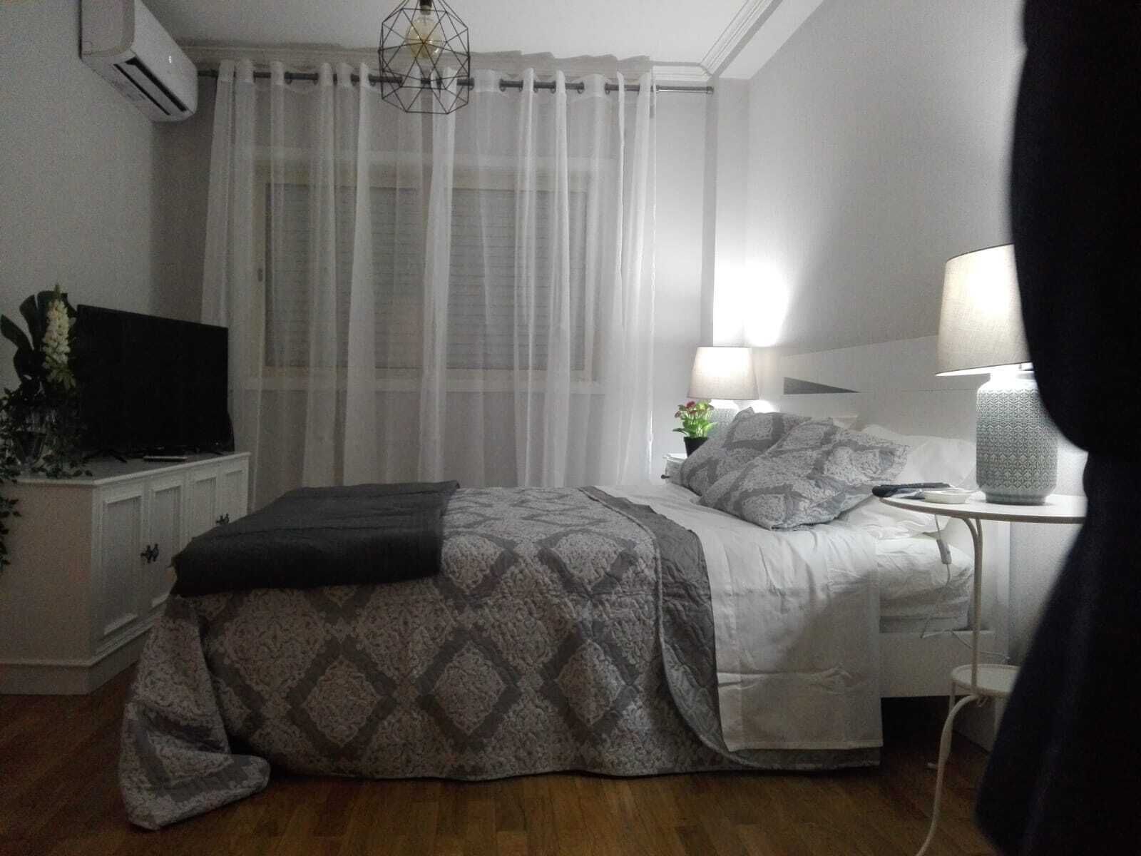 1 chambre, fer et planche à repasser, lit parapluie, Wi-Fi gratuit