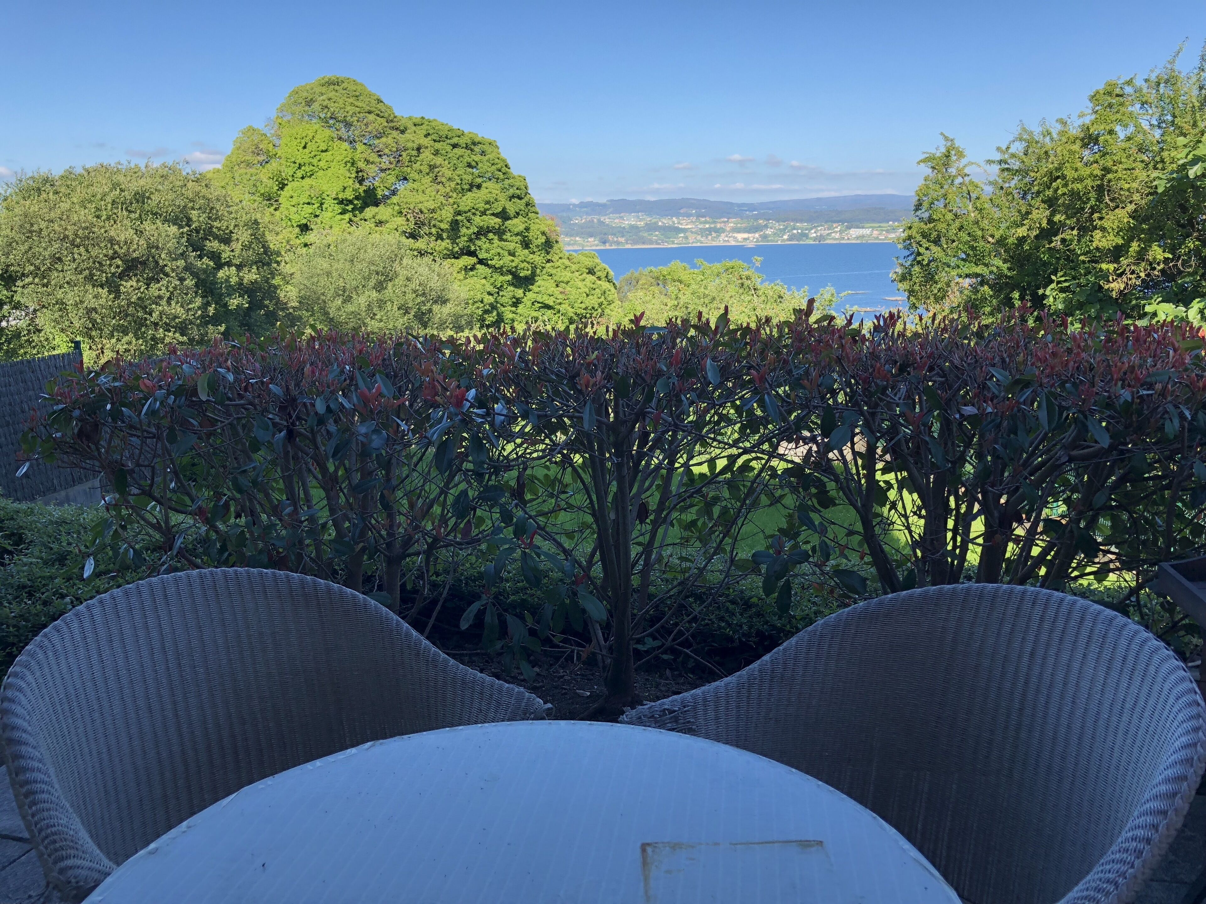 Tranquility and comfort with views in Carnoedo