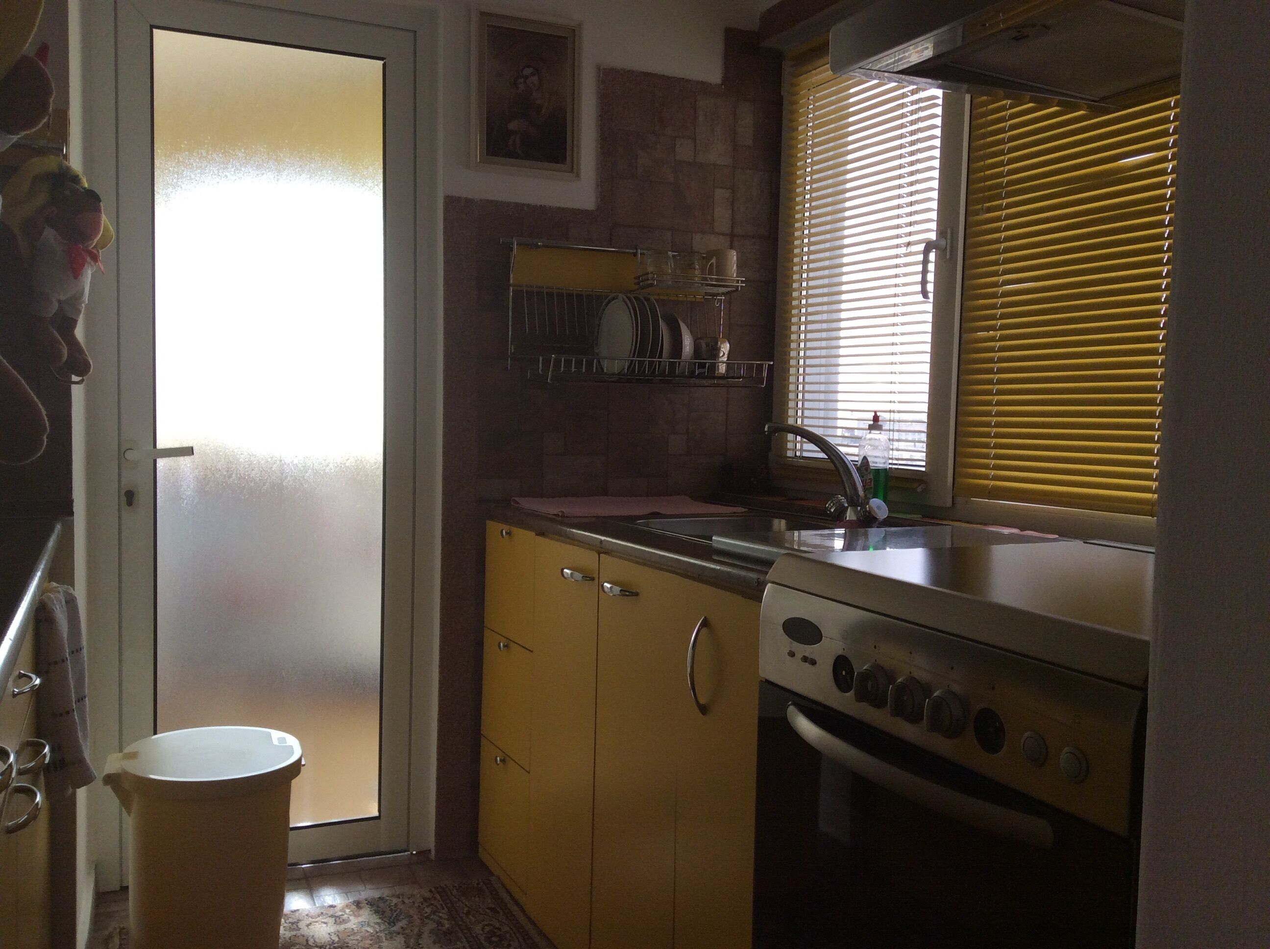 Regim hotelier Relax-central, ultracentral-Bacau, decomandat cu 2 camere.