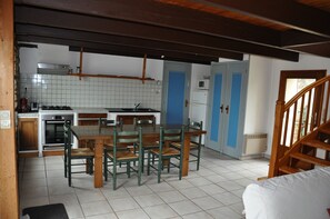 Dining - Vacation rental in South Brittany, the Hydrangeas. (Névez)