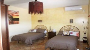 5 bedrooms, iron/ironing board, WiFi, bed sheets