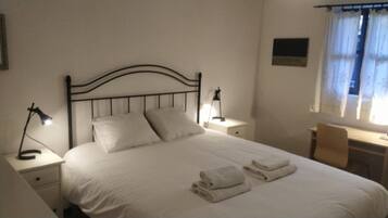 1 bedroom, iron/ironing board, internet, bed sheets