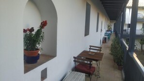 Outdoor dining - Corral del Conde 47   Apartment Plus (Sevilla)