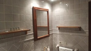 Hair dryer, towels - Corral del Conde 47   Apartment Plus (Sevilla)