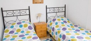 2 bedrooms, iron/ironing board, travel cot, bed sheets - Ground Floor Apartment in Palomares with Communal Pool (Palomares Almeria)