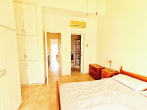 2 bedrooms, iron/ironing board, free WiFi, bed sheets - Επίγειος  παράδεισος.. " Heaven on earth " in Peyia, Paphos, Cyprus (Peyia)