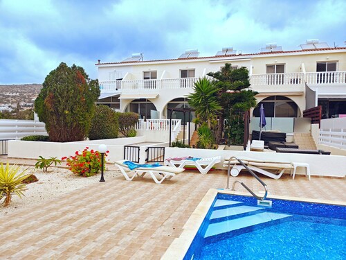 Επίγειος  παράδεισος.. " Heaven on earth " in Peyia, Paphos, Cyprus