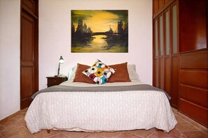 4 Schlafzimmer, Bügeleisen/Bügelbrett, kostenloses WLAN, Bettwäsche