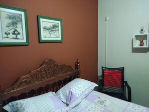 1 bedroom, desk, iron/ironing board, WiFi