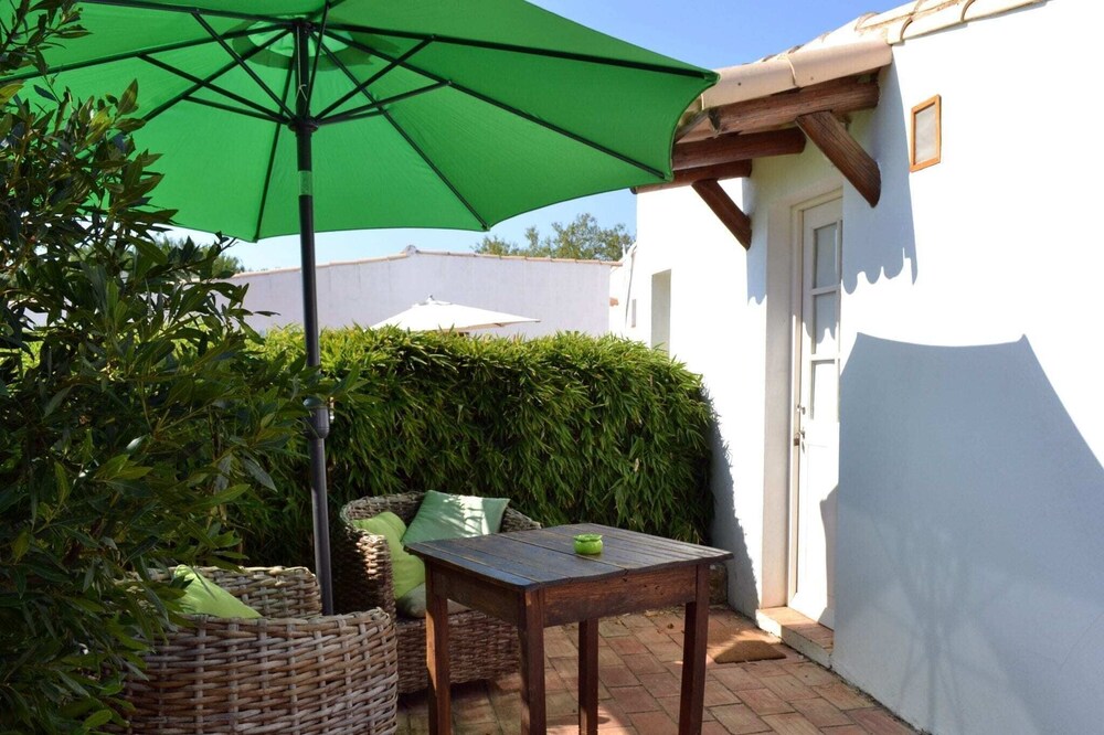 Comfortable Double Room with Outdoor Kitchen and Shared Pool
