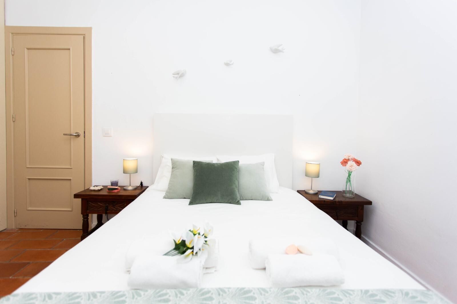 1 bedroom, iron/ironing board, internet, bed sheets